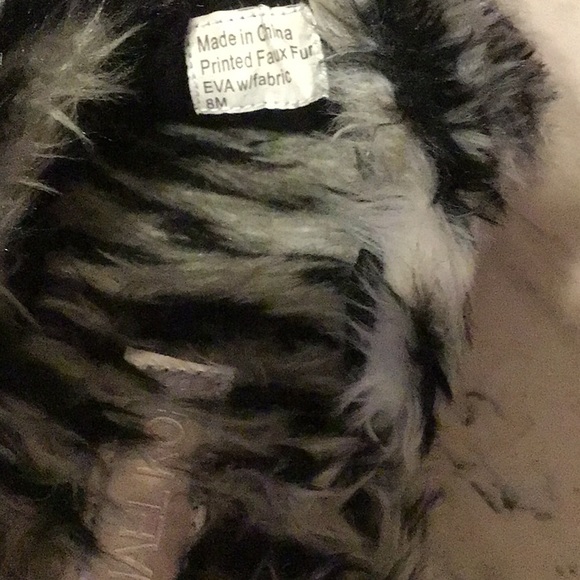 Michael Kors fuzzy slide slippers - Picture 4 of 6